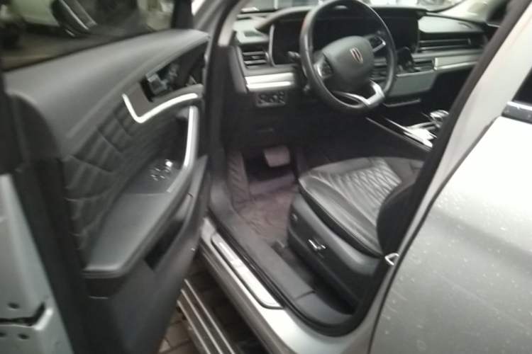 Used Hongqi HS5 2022 Revised Version 2.0T Smart Connect Flagship Edition Driver Seat