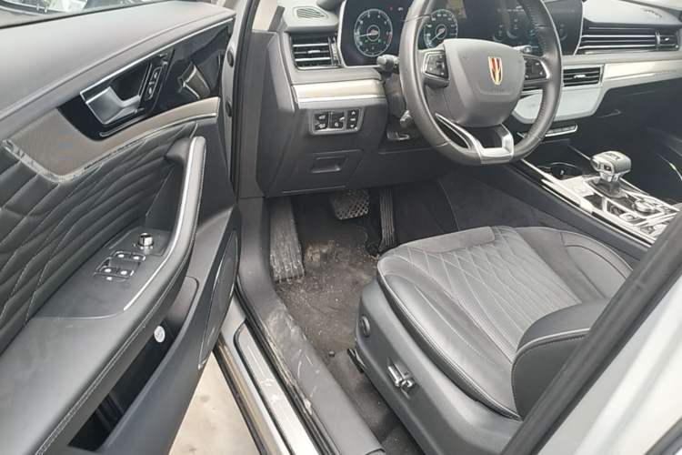 Used Hongqi HS5 2022 Revised Version 2.0T Smart Connect Flagship Edition Driver Seat