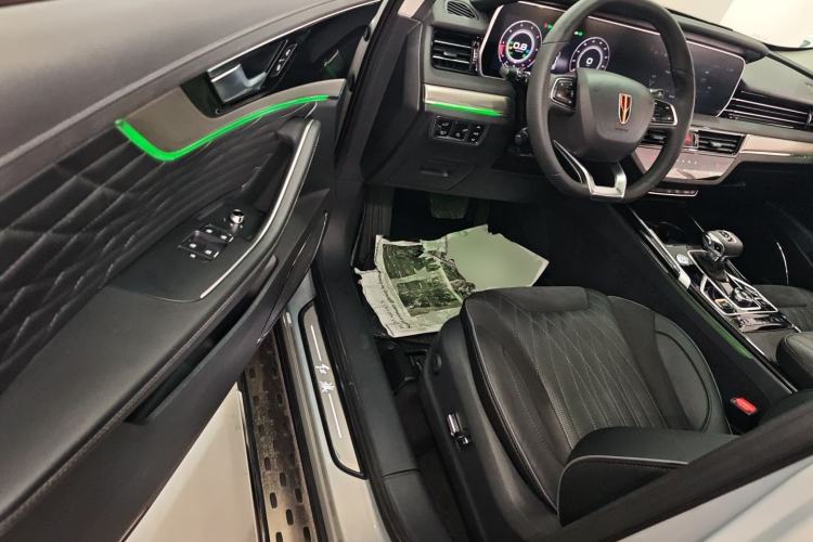 Used Hongqi HS5 2022 Facelifted Version 2.0T Smart Connect Flagship All-Wheel-Drive Edition Driver Seat