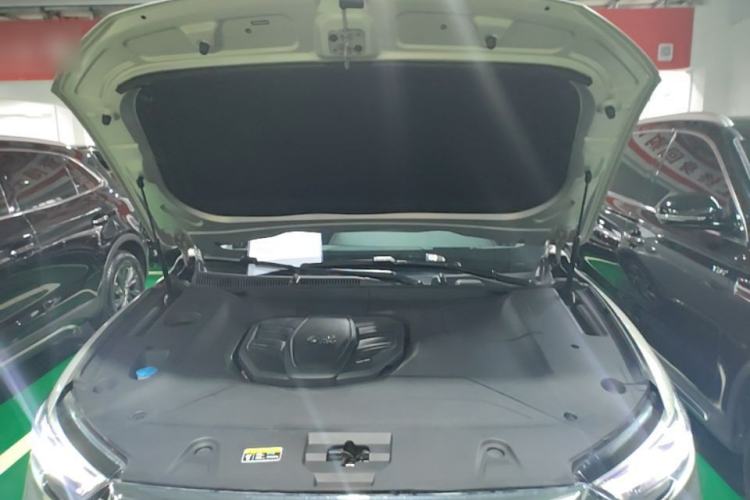 Used Hongqi HS5 2022 2.0T Smart Connect Flagship Enjoyment Purchase Edition Engine Bay