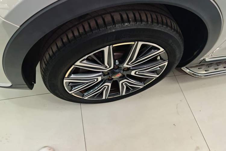 Used Hongqi HS5 2022 Facelifted Version 2.0T Smart Connect Flagship All-Wheel-Drive Edition Exterior 4