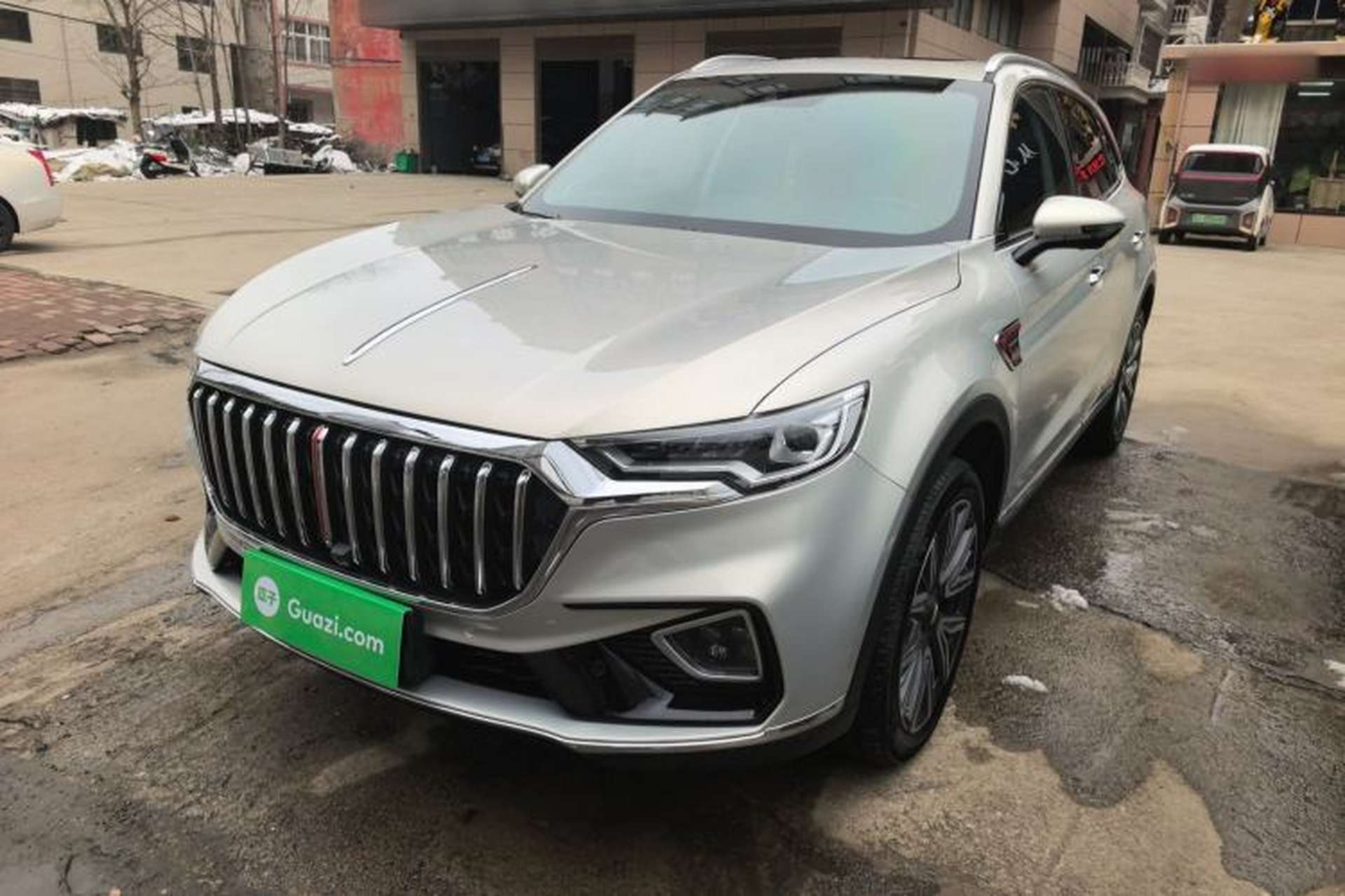 Used Hongqi HS5 2022 Facelifted Version 2.0T Smart Connect Flagship All-Wheel-Drive Edition Front Left 45 Deg