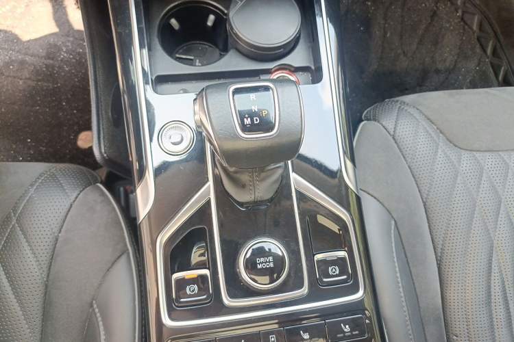Used Hongqi HS5 2022 2.0T Smart Connect Flagship All-Wheel-Drive Version Gear Lever