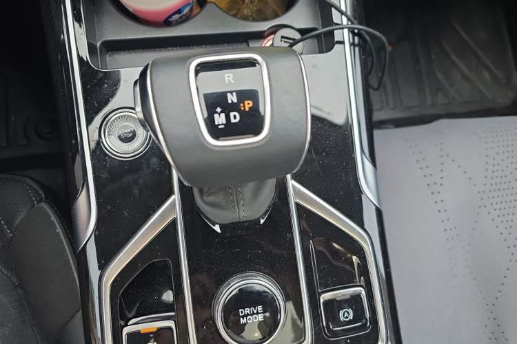 Used Hongqi HS5 2022 2.0T Smart Connect Flagship All-Wheel-Drive Version Gear Lever