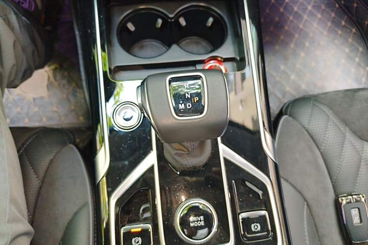 Used Hongqi HS5 2022 Revised Version 2.0T Smart Connect Flagship Edition Gear Lever