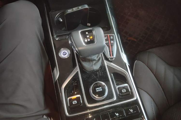 Used Hongqi HS5 2022 Revised Version 2.0T Smart Connect Flagship Edition Gear Lever
