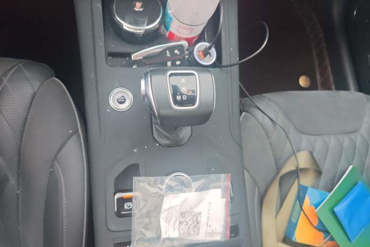 Used Hongqi HS5 2022 Revised Version 2.0T Smart Connect Flagship Edition Gear Lever