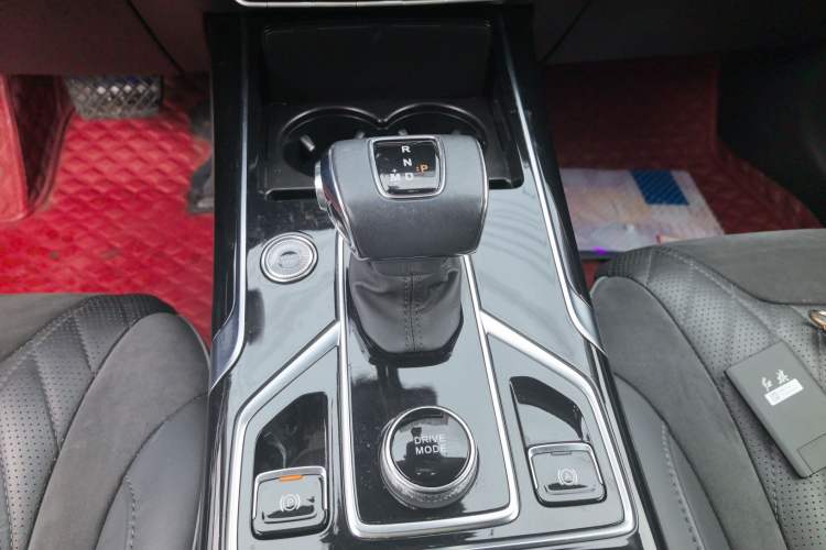 Used Hongqi HS5 2022 Facelifted Version 2.0T Smart Connect Flagship All-Wheel-Drive Edition Gear Lever