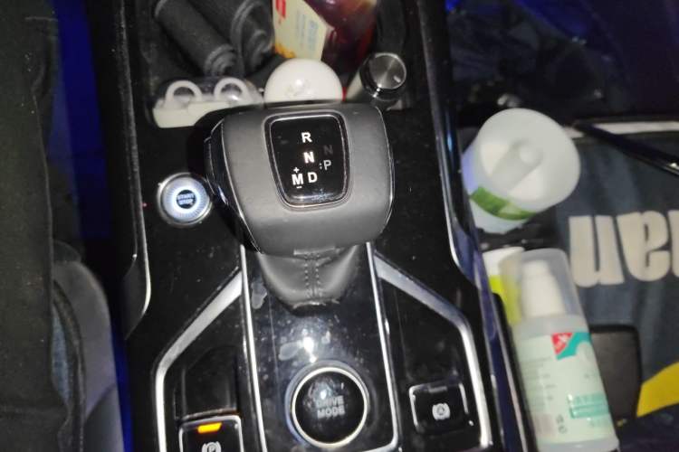 Used Hongqi HS5 2022 Revised Version 2.0T Smart Connect Flagship Edition Gear Lever