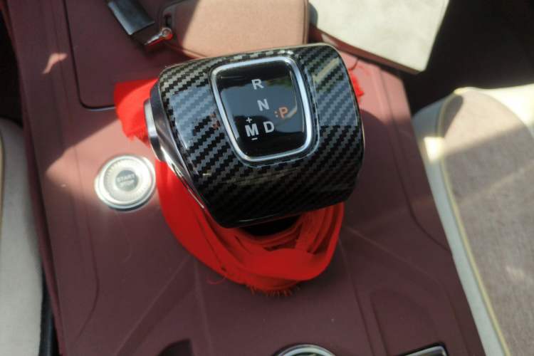 Used Hongqi HS5 2022 2.0T Smart Connect Flagship Edition Gear Lever