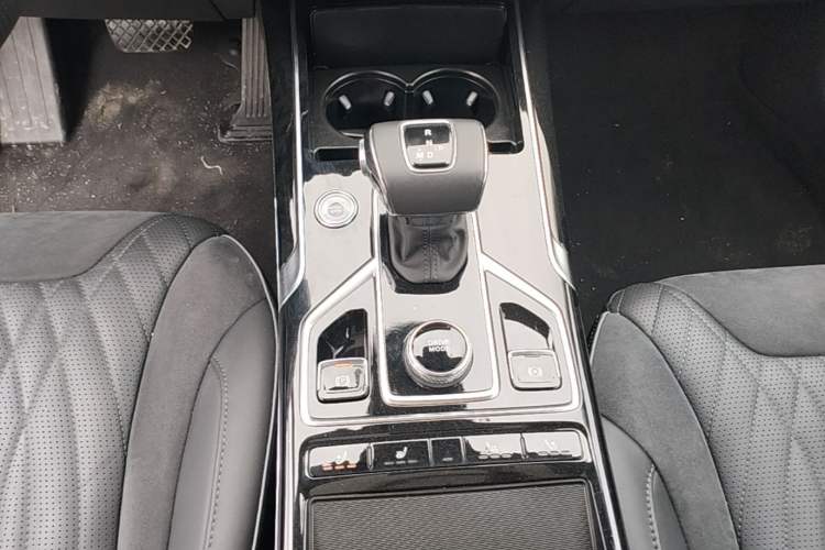Used Hongqi HS5 2022 Revised Version 2.0T Smart Connect Flagship Edition Gear Lever
