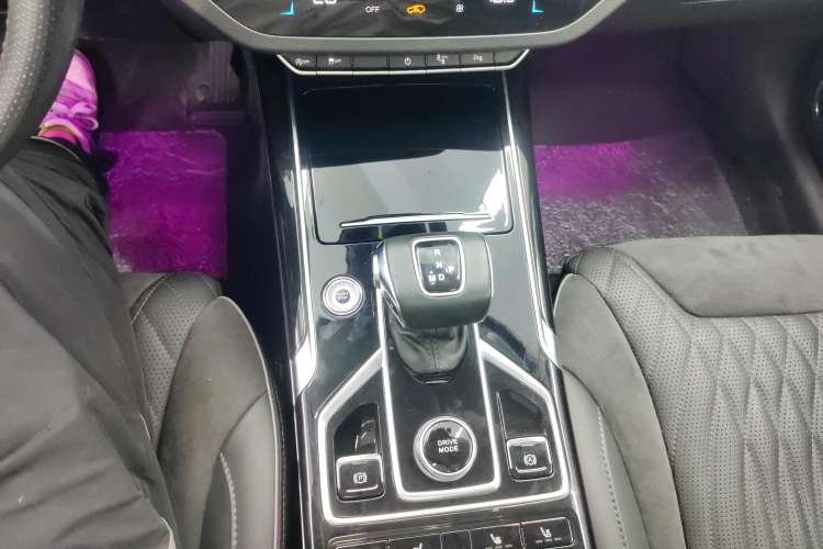 Used Hongqi HS5 2022 Revised Version 2.0T Smart Connect Flagship Edition Gear Lever