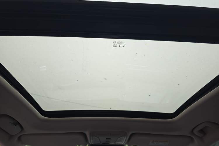 Used Hongqi HS5 2022 2.0T Smart Connect Flagship All-Wheel-Drive Version Headliner