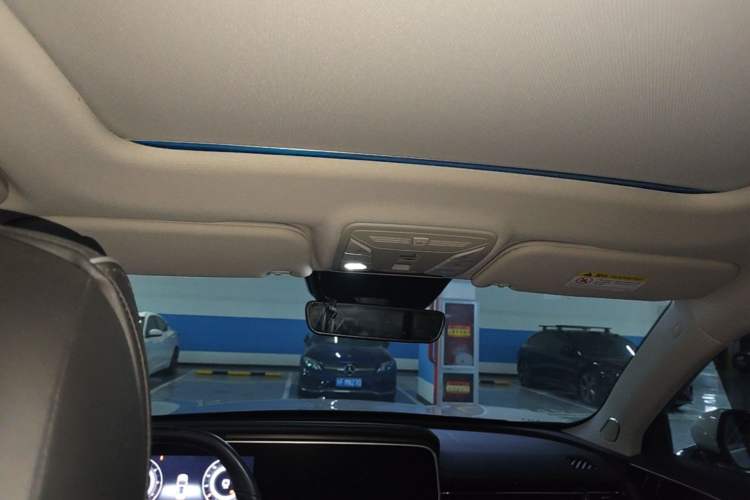 Used Hongqi HS5 2022 Facelifted Version 2.0T Smart Connect Flagship All-Wheel-Drive Edition Headliner
