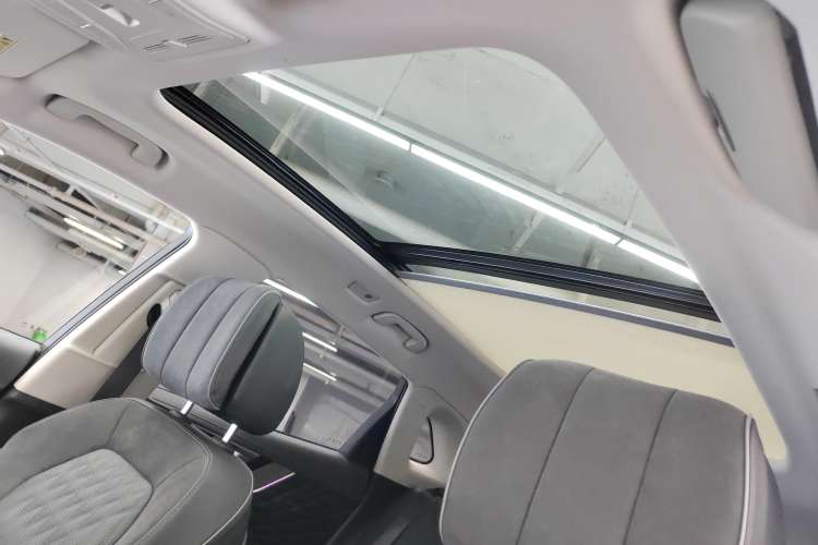 Used Hongqi HS5 2022 Revised Version 2.0T Smart Connect Flagship Edition Headliner
