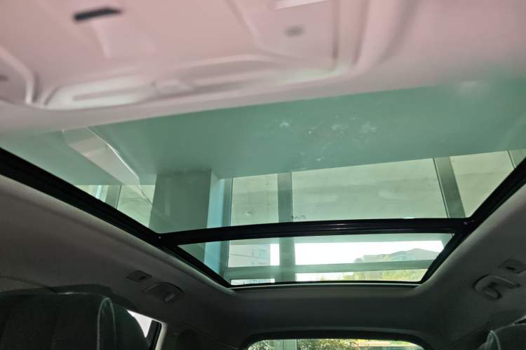 Used Hongqi HS5 2022 Facelifted Version 2.0T Smart Connect Flagship All-Wheel-Drive Edition Headliner