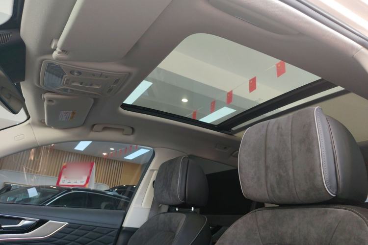 Used Hongqi HS5 2022 Facelifted Version 2.0T Smart Connect Flagship All-Wheel-Drive Edition Headliner