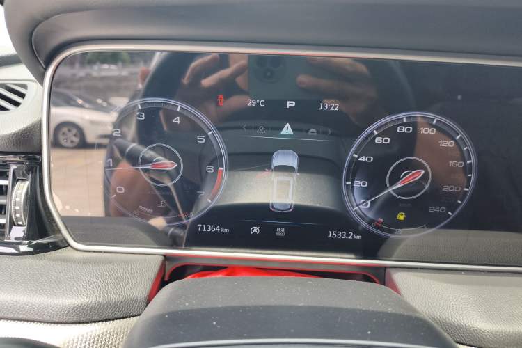 Used Hongqi HS5 2022 Facelifted Version 2.0T Smart Connect Flagship All-Wheel-Drive Edition Instrument Cluster