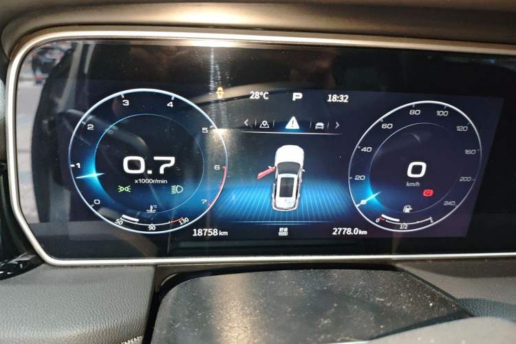 Used Hongqi HS5 2022 Revised Version 2.0T Smart Connect Flagship Edition Instrument Cluster