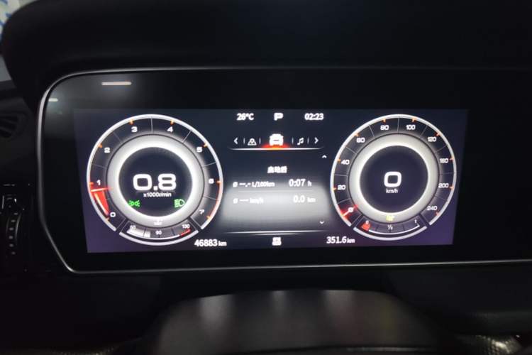Used Hongqi HS5 2022 Facelifted Version 2.0T Smart Connect Flagship All-Wheel-Drive Edition Instrument Cluster