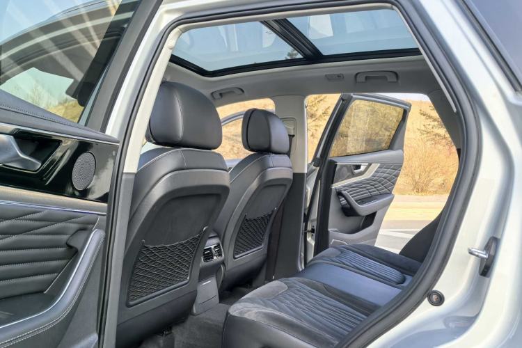 Used Hongqi HS5 2022 Facelifted Version 2.0T Smart Connect Flagship All-Wheel-Drive Edition Interior 4