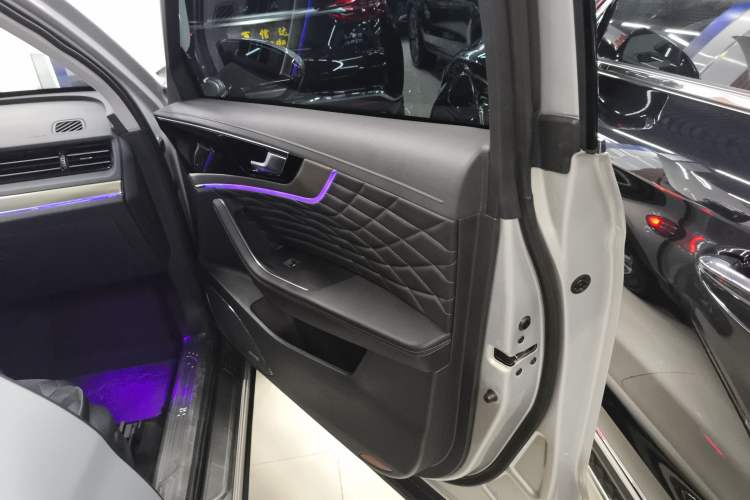 Used Hongqi HS5 2022 Revised Version 2.0T Smart Connect Flagship Edition Interior 5
