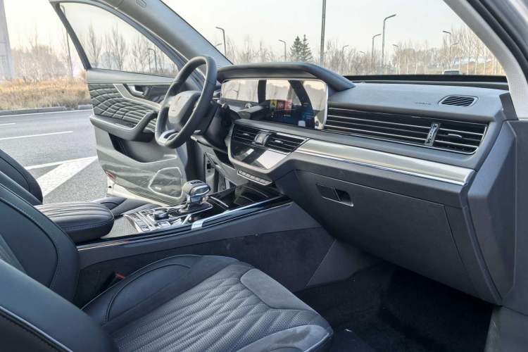 Used Hongqi HS5 2022 Facelifted Version 2.0T Smart Connect Flagship All-Wheel-Drive Edition Interior 6