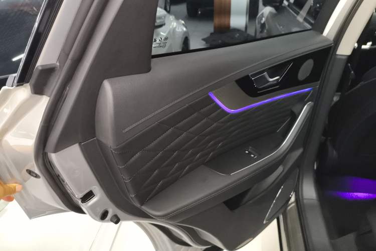 Used Hongqi HS5 2022 Revised Version 2.0T Smart Connect Flagship Edition Interior 8