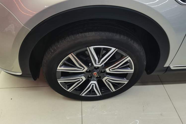 Used Hongqi HS5 2022 Facelifted Version 2.0T Smart Connect Flagship All-Wheel-Drive Edition Left Front Wheel Hub