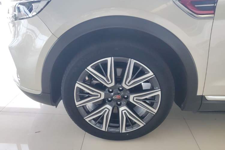Used Hongqi HS5 2022 Facelifted Version 2.0T Smart Connect Flagship All-Wheel-Drive Edition Left Front Wheel Hub