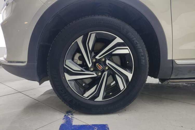 Used Hongqi HS5 2022 Revised Version 2.0T Smart Connect Flagship Edition Left Front Wheel Hub