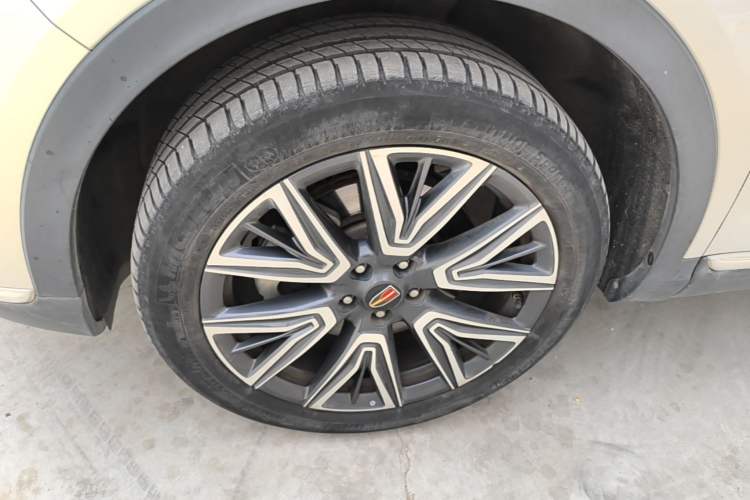 Used Hongqi HS5 2022 Facelifted Version 2.0T Smart Connect Flagship All-Wheel-Drive Edition Left Front Wheel Hub
