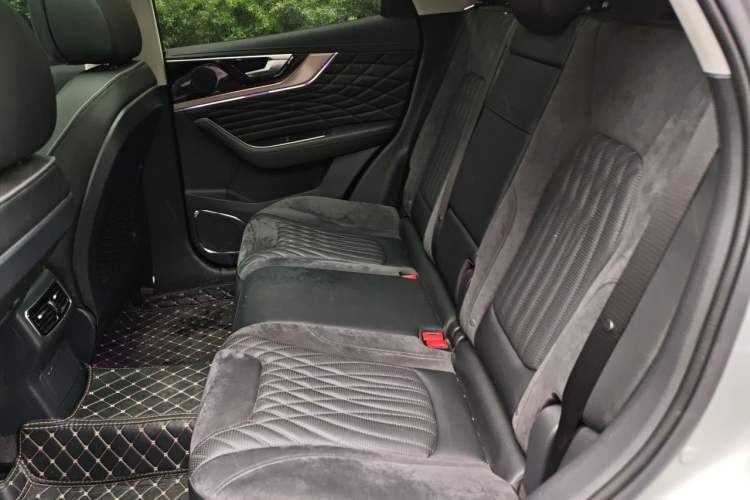 Used Hongqi HS5 2022 2.0T Smart Connect Flagship Edition Left Rear Seat