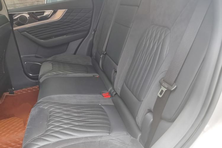 Used Hongqi HS5 2022 Facelifted Version 2.0T Smart Connect Flagship All-Wheel-Drive Edition Left Rear Seat