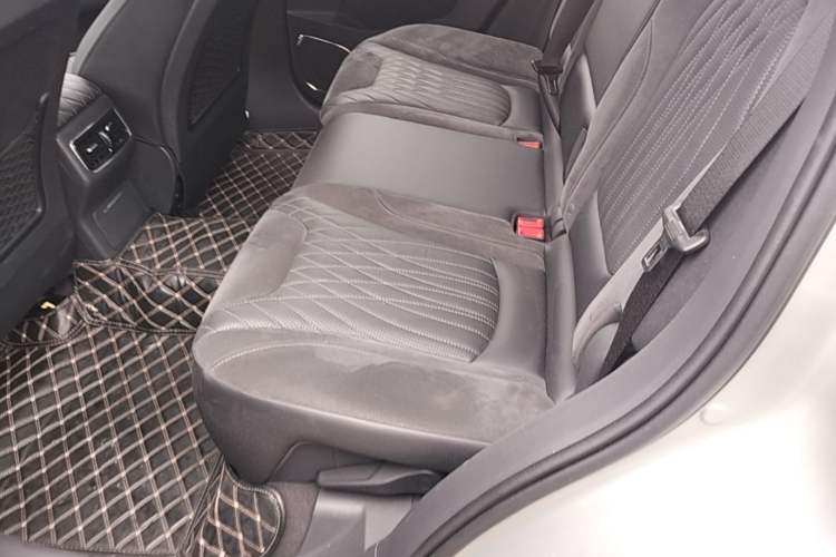 Used Hongqi HS5 2022 Revised Version 2.0T Smart Connect Flagship Edition Left Rear Seat