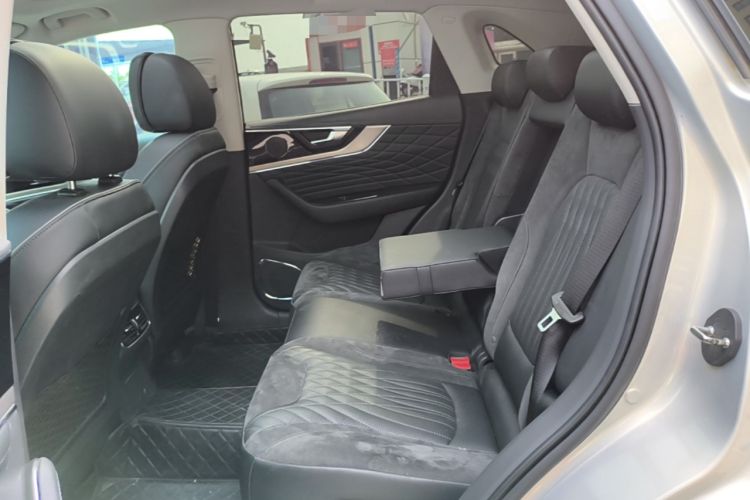 Used Hongqi HS5 2022 Facelifted Version 2.0T Smart Connect Flagship All-Wheel-Drive Edition Left Rear Seat