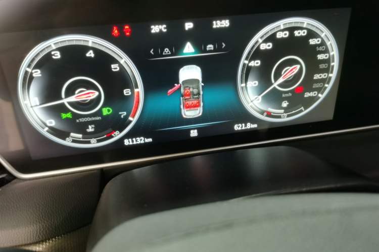 Used Hongqi HS5 2022 Revised Version 2.0T Smart Connect Flagship Edition Odometer Close Up