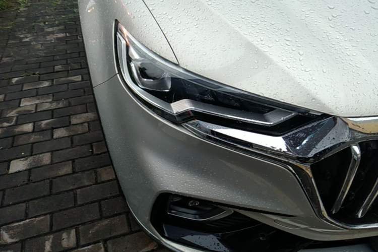 Used Hongqi HS5 2022 Revised Version 2.0T Smart Connect Flagship Edition Right Front Headlight