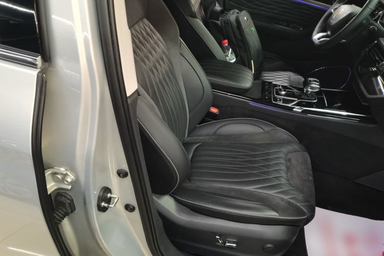 Used Hongqi HS5 2022 Facelifted Version 2.0T Smart Connect Flagship All-Wheel-Drive Edition Right Front Seat