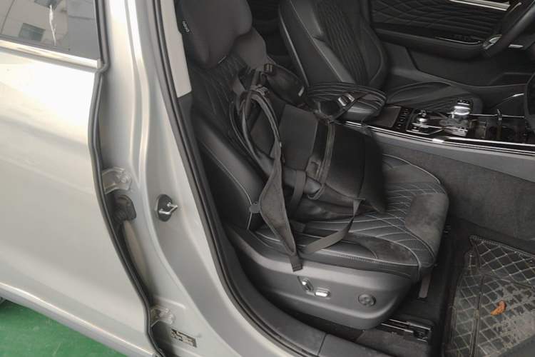 Used Hongqi HS5 2022 Revised Version 2.0T Smart Connect Flagship Edition Right Front Seat