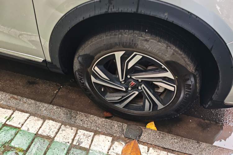 Used Hongqi HS5 2022 2.0T Smart Connect Flagship Edition Right Front Wheel Hub
