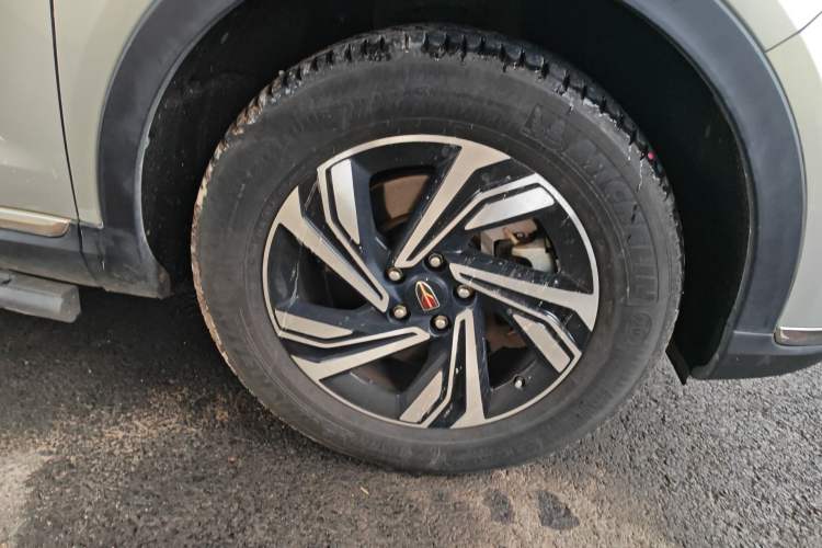 Used Hongqi HS5 2022 2.0T Smart Connect Flagship Edition Right Front Wheel Hub