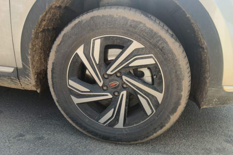 Used Hongqi HS5 2022 2.0T Smart Connect Flagship Edition Right Front Wheel Hub