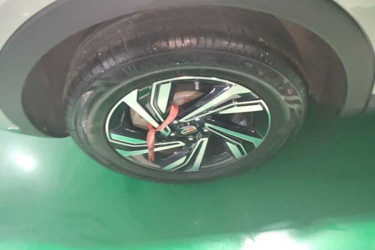 Used Hongqi HS5 2022 2.0T Smart Connect Flagship Enjoyment Purchase Edition Right Rear Wheel Hub