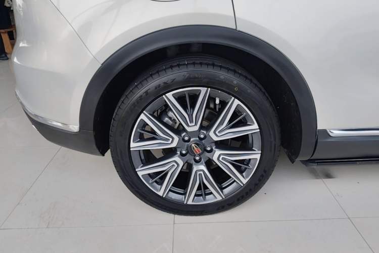 Used Hongqi HS5 2022 Facelifted Version 2.0T Smart Connect Flagship All-Wheel-Drive Edition Right Rear Wheel Hub
