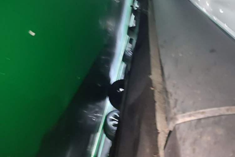 Used Hongqi HS5 2022 2.0T Smart Connect Flagship Enjoyment Purchase Edition Right Side Sill