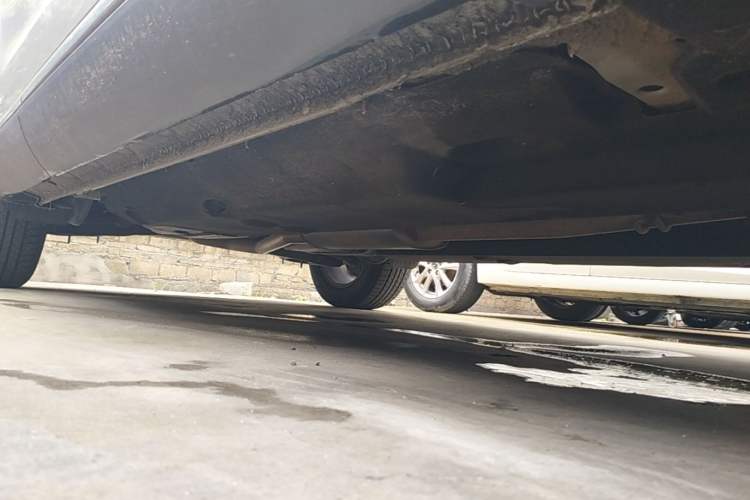 Used Hongqi HS5 2022 Revised Version 2.0T Smart Connect Flagship Edition Right Side Sill
