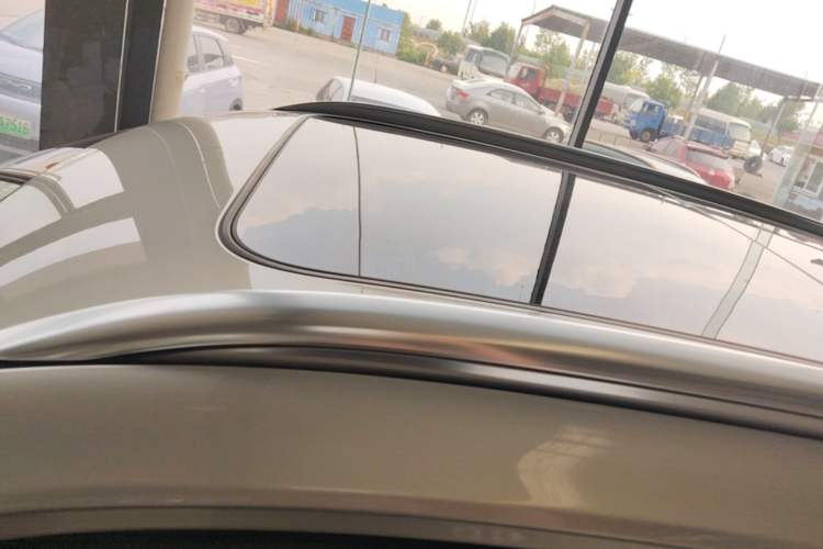 Used Hongqi HS5 2022 Facelifted Version 2.0T Smart Connect Flagship All-Wheel-Drive Edition Roof