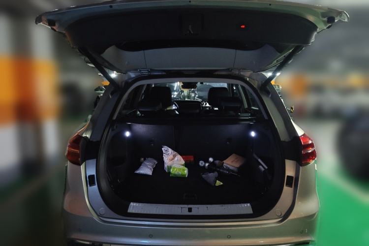 Used Hongqi HS5 2022 Revised Version 2.0T Smart Connect Flagship Edition Trunk