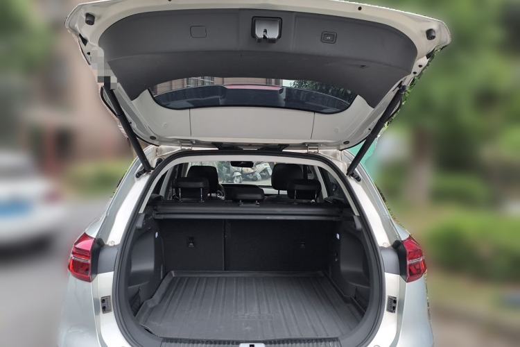 Used Hongqi HS5 2022 Revised Version 2.0T Smart Connect Flagship Edition Trunk